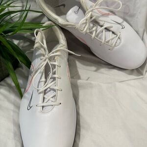 Nike Ace Women’s Golf Shoes Pink And White Size 11 US